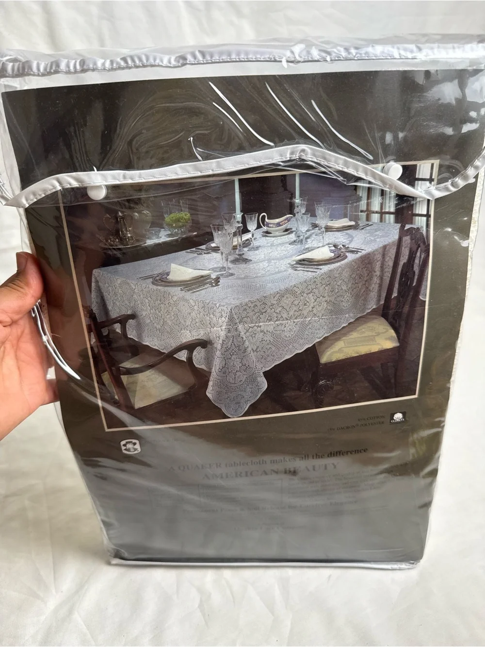 New Quaker Lace Blue Ribbon Collection Oblong Tablecloth American Beauty 70x126